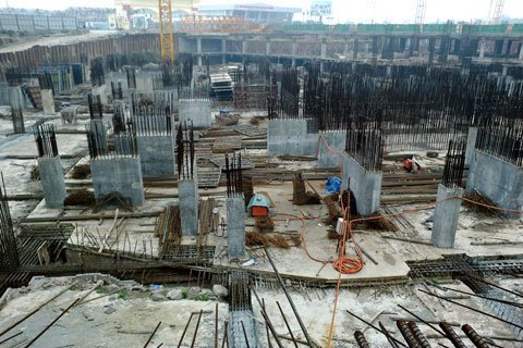 Dự án Usilk City: Đắp bờ mà thả cá?