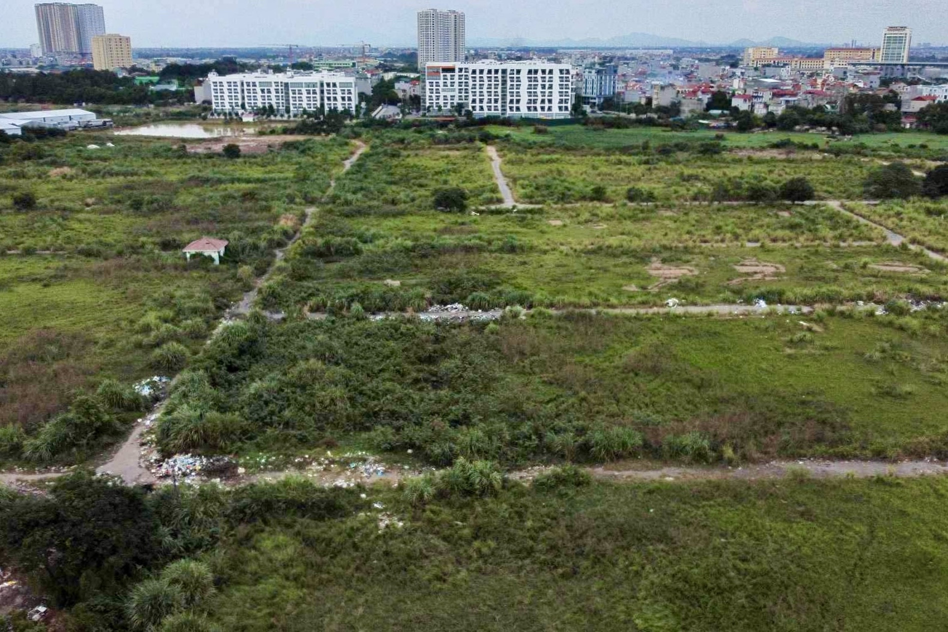 Đất nền sau sốt: Nhà đầu tư nghe ngóng, giá nhiều nơi bắt đầu điều chỉnh mạnh
