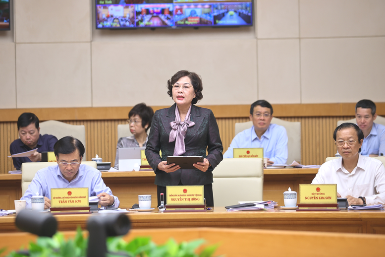 Thống đốc NHNN nhìn thẳng việc tiền ‘chảy' mạnh vào bất động sản và chứng khoán