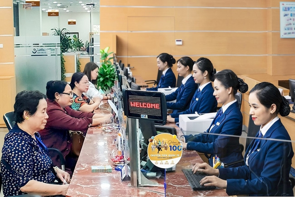 Một ngân hàng giảm tới 2.000 người trong nửa đầu năm